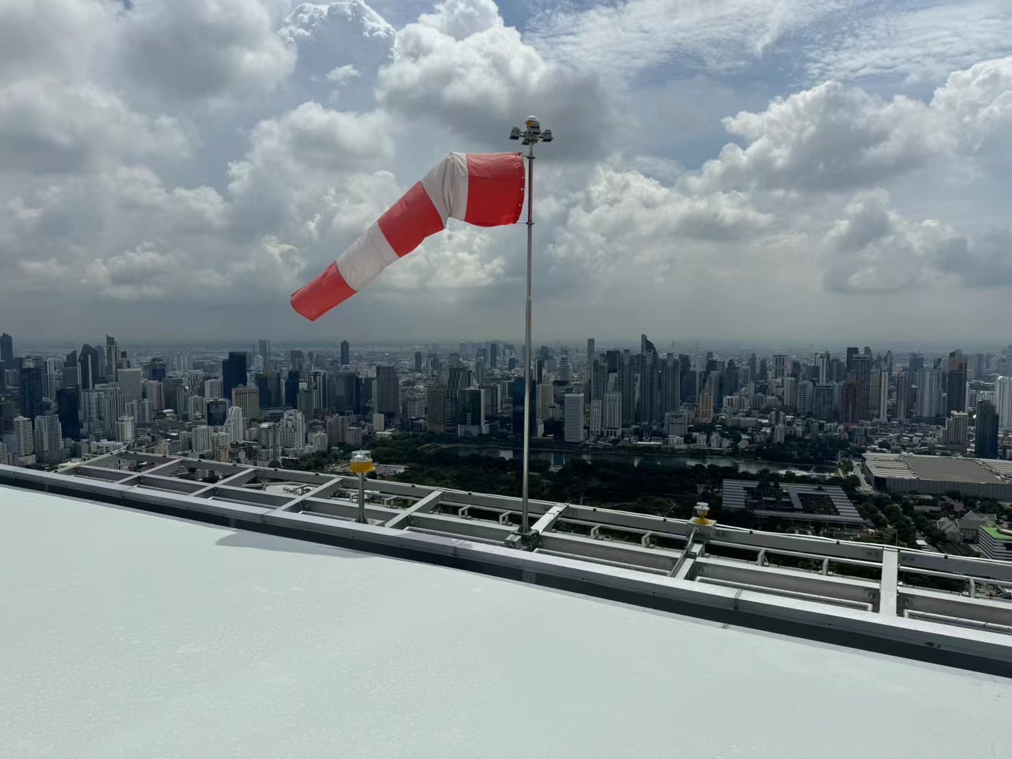 泰国某停机坪灯光项目